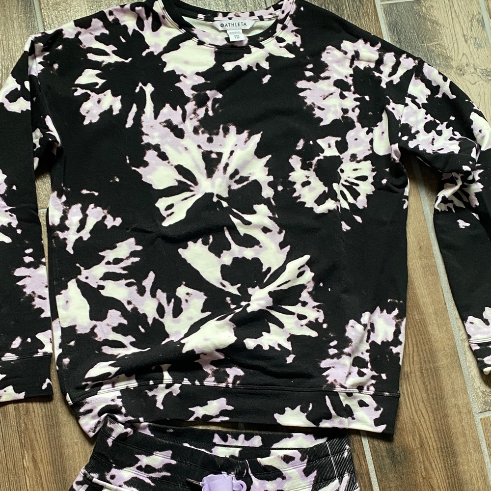 Athleta Set - Black & Light Purple xxs sweatshirt and xs joggers